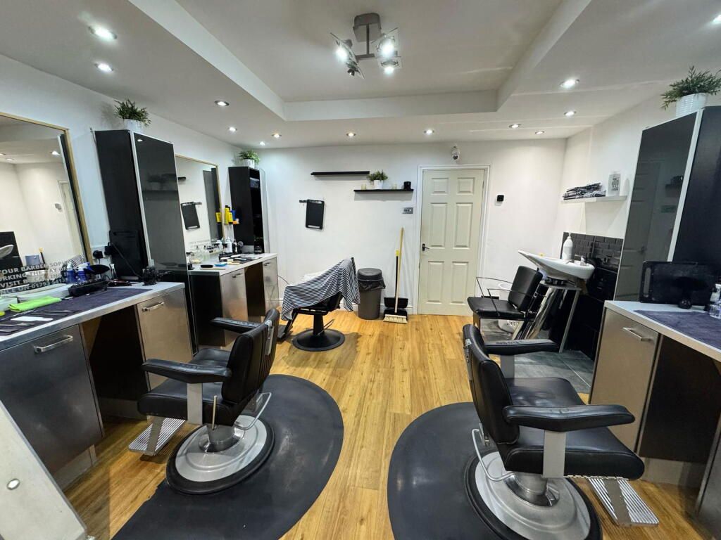 Property photo 3 of 8 107492S1242139Img000000