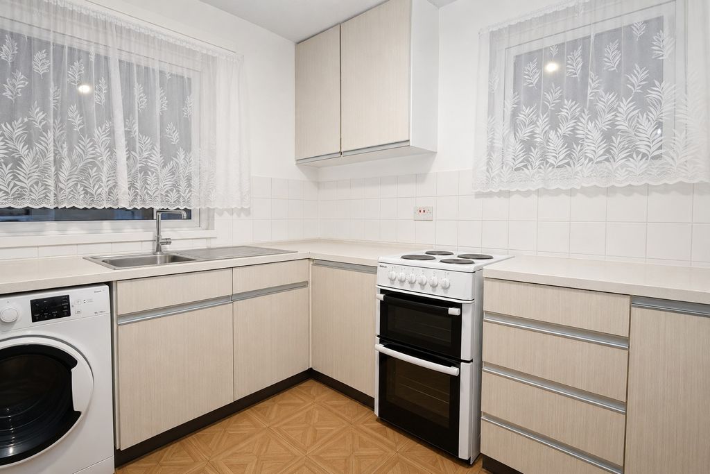 Property photo 3 of 5 2888002