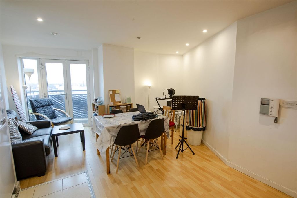 Property photo 2 of 8 Open Plan Kitchen/ L