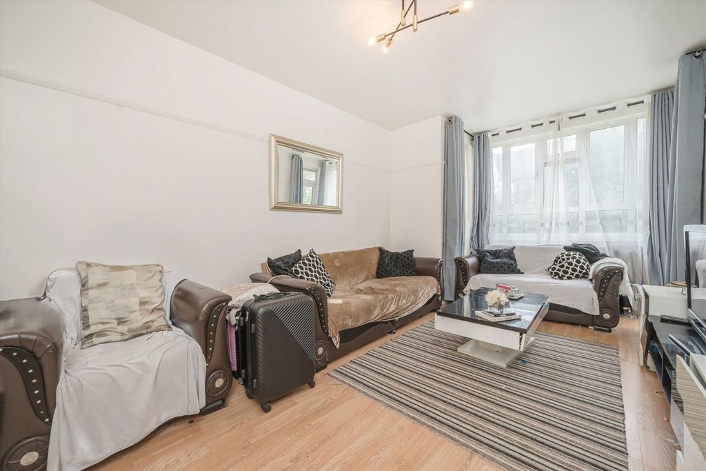 Property photo 2 of 6