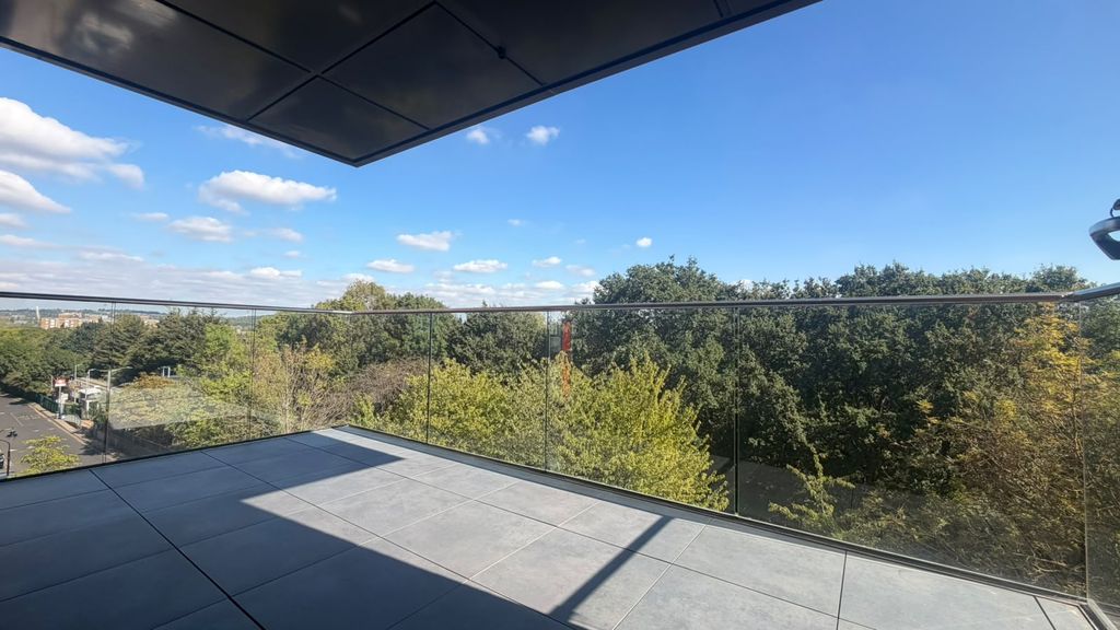 Property photo 3 of 8 Balcony