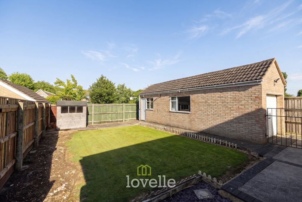 Property photo 2 of 25