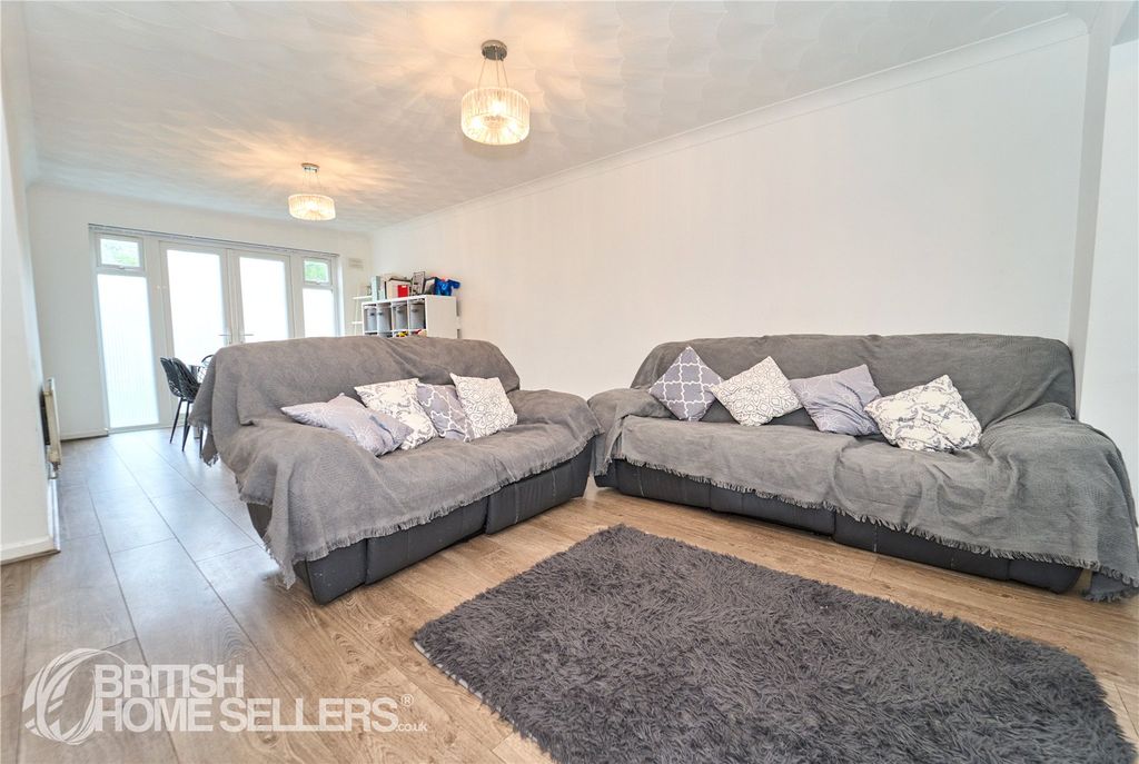 Property photo 2 of 19 Picture No. 04