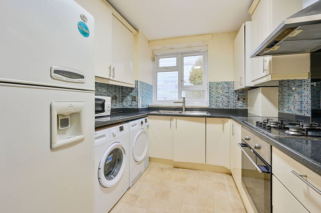 Property photo 2 of 8