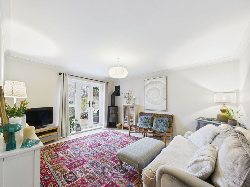 Property photo 2 of 40