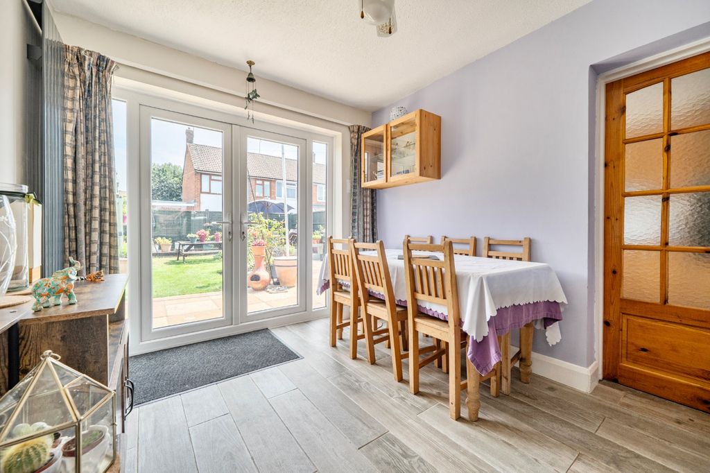 Property photo 3 of 19 Dining