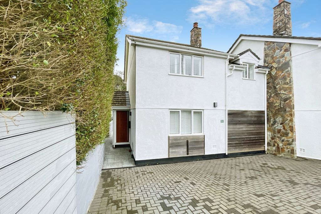 Property photo 1 of 22 Front