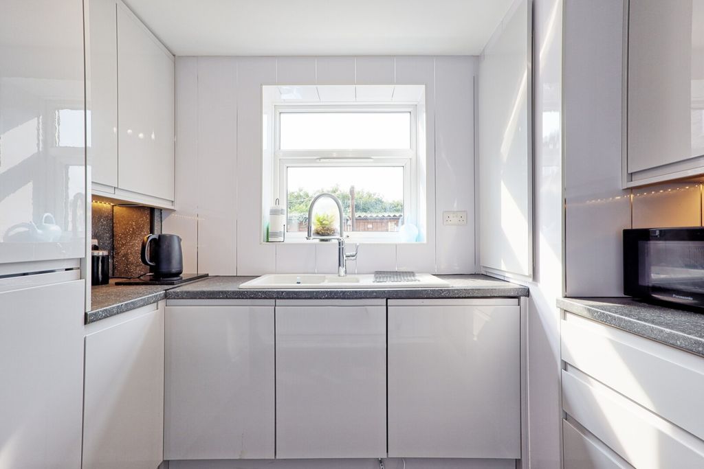 Property photo 3 of 18 Picture No. 18