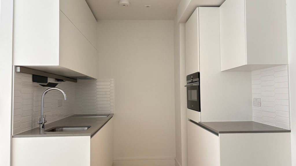 Property photo 2 of 19 Kitchen