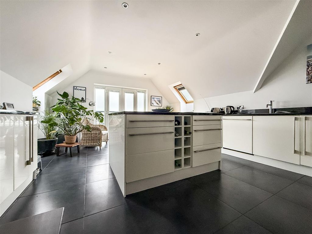 Property photo 2 of 24 Img_9276.Jpeg