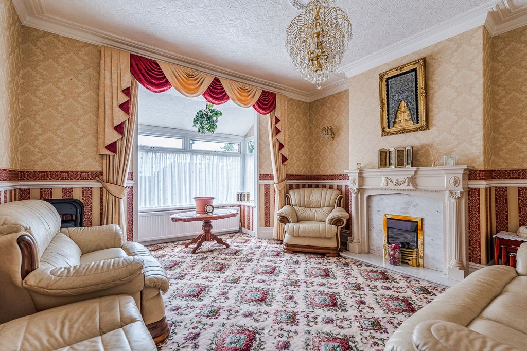 Property photo 2 of 34