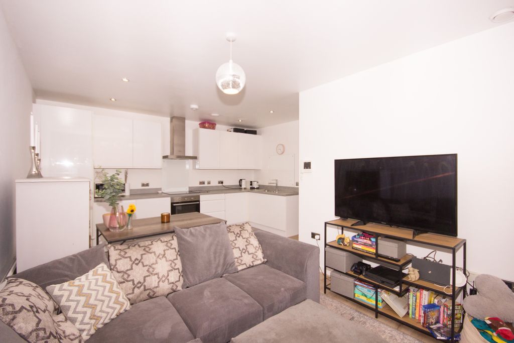 Property photo 3 of 9