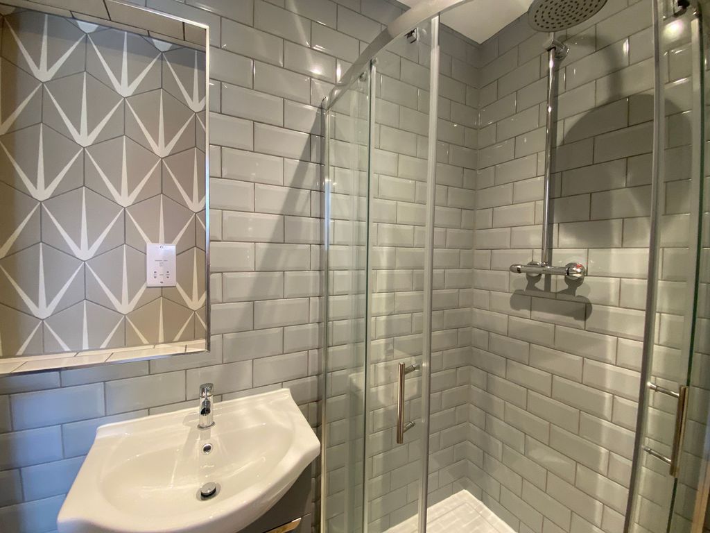 Property photo 2 of 5 Bedroom 6 Ensuite