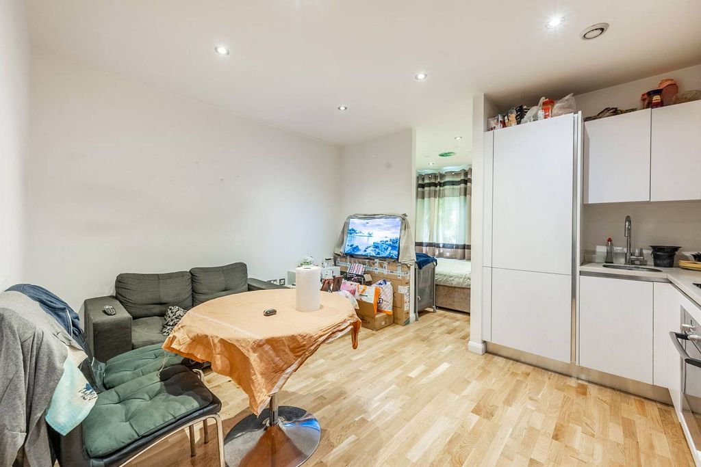 Property photo 1 of 4