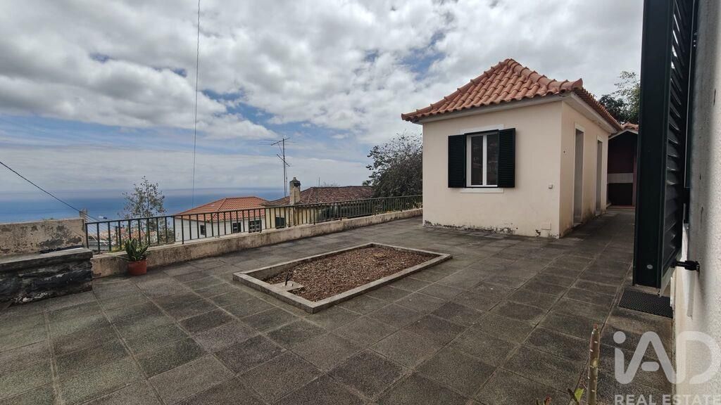 Property photo 2 of 36