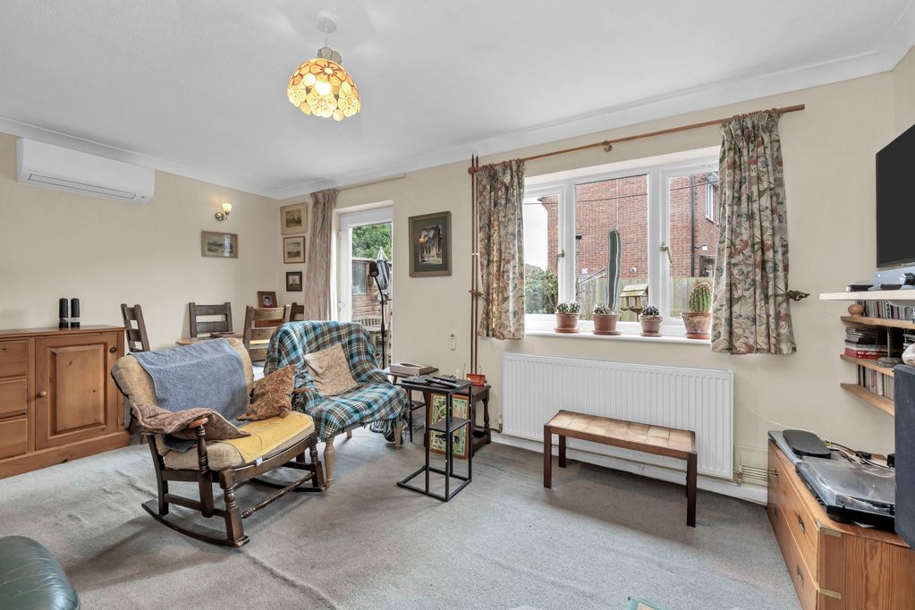 Property photo 3 of 14 Sitting Room