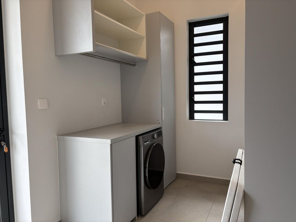 Property photo 2 of 41