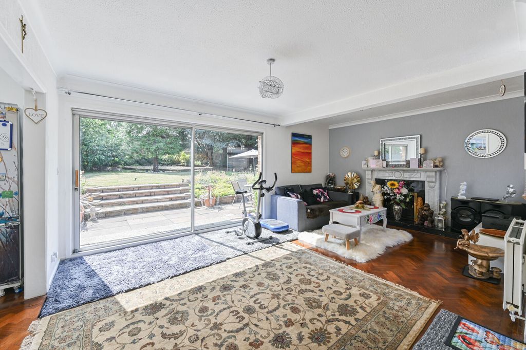 Property photo 1 of 35
