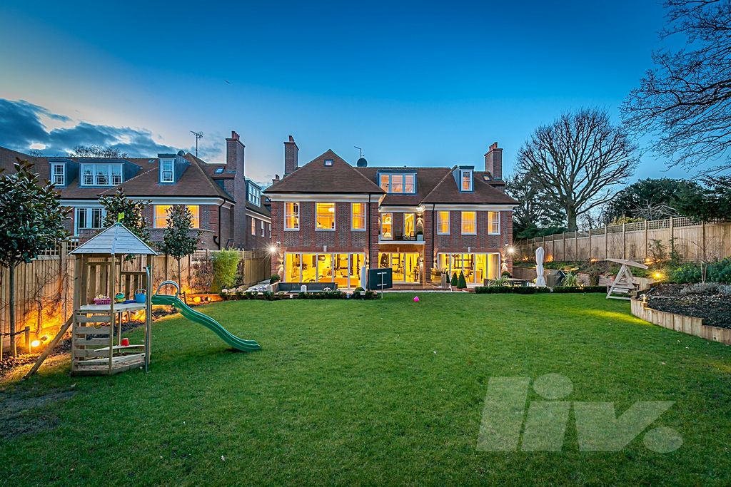 Property photo 1 of 37 Photo 40