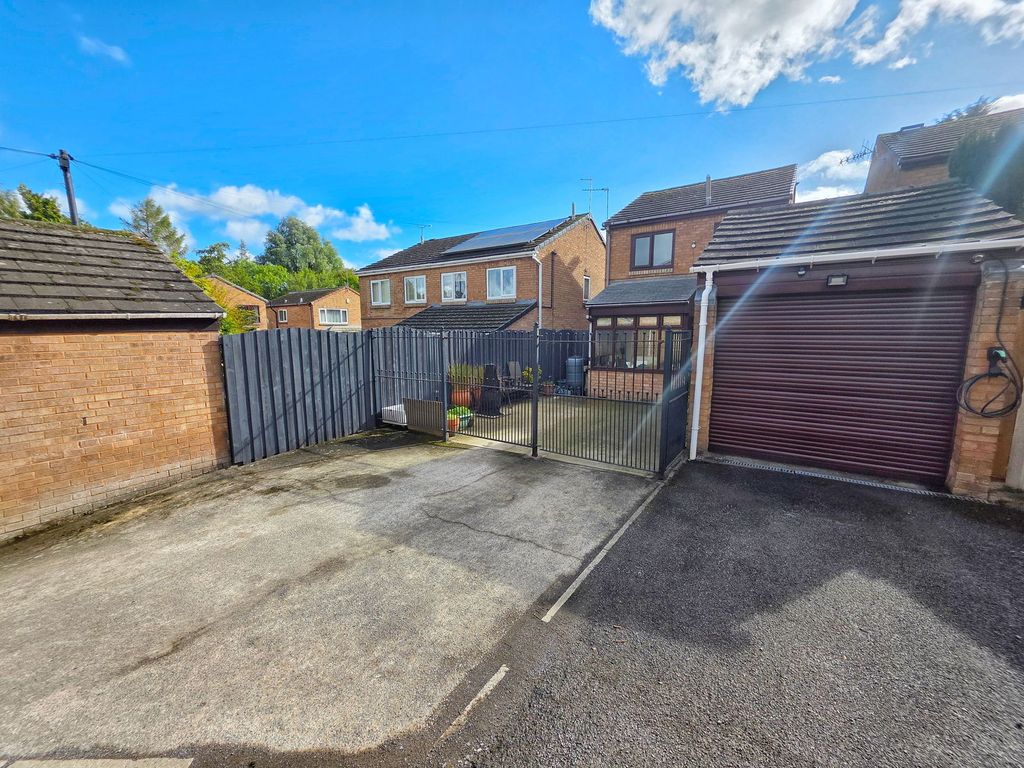 Property photo 3 of 21