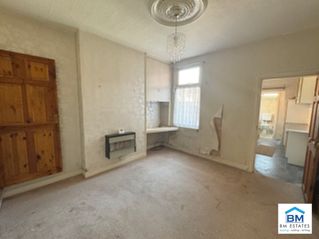 Property photo 3 of 9 Photo 7