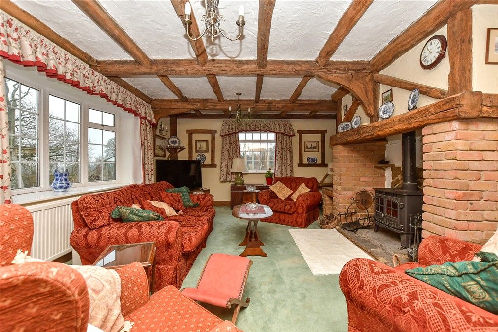 Property photo 2 of 17 Lounge