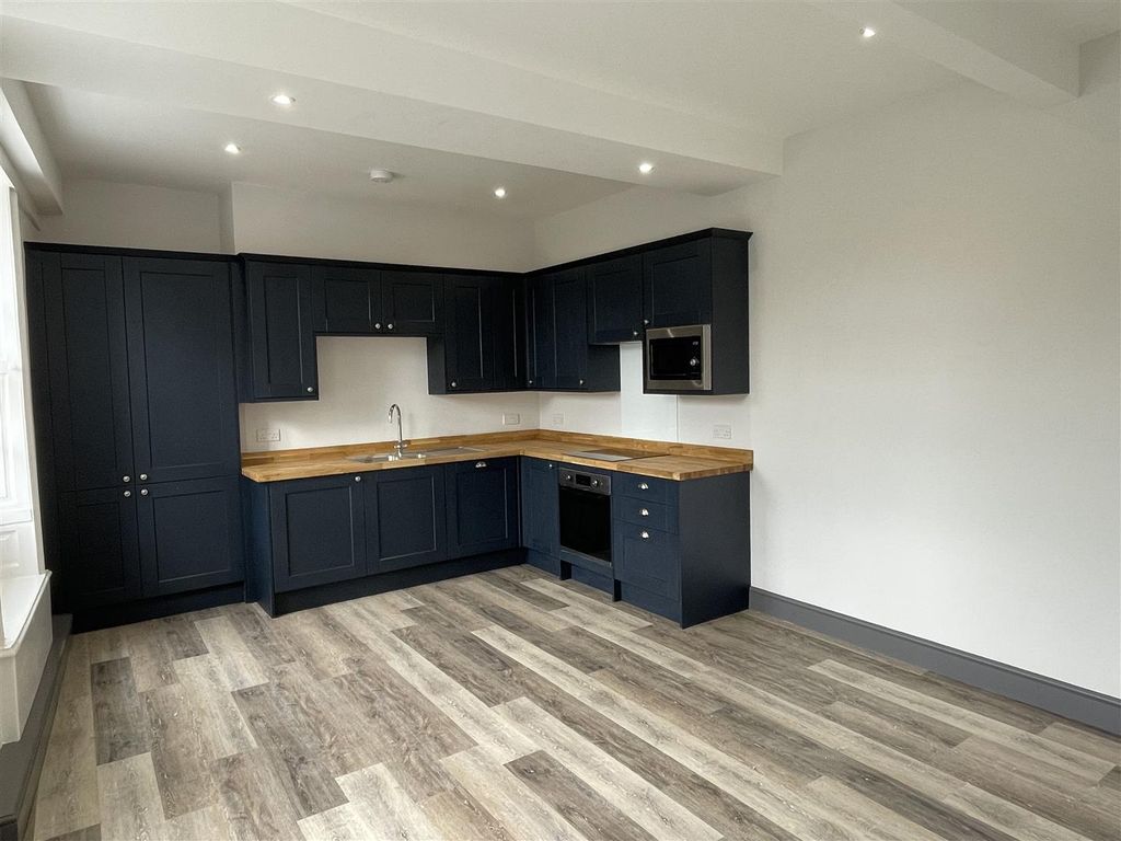 Property photo 3 of 16 Kitchen/Lounge/Diner