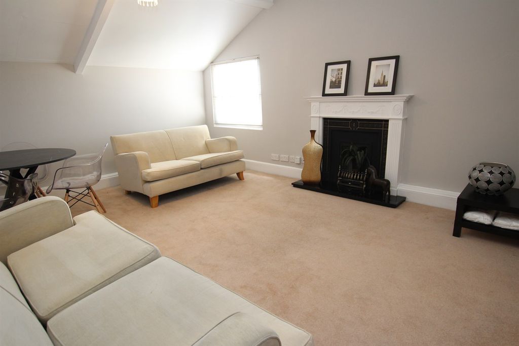 Property photo 1 of 11 (Main)