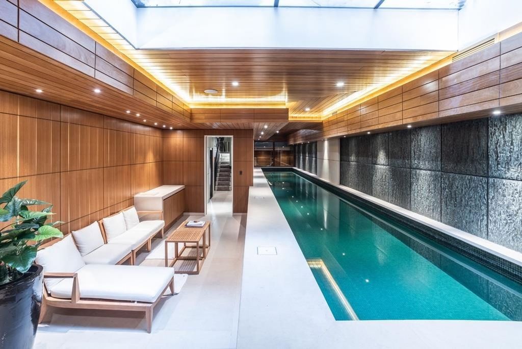 Property photo 2 of 25