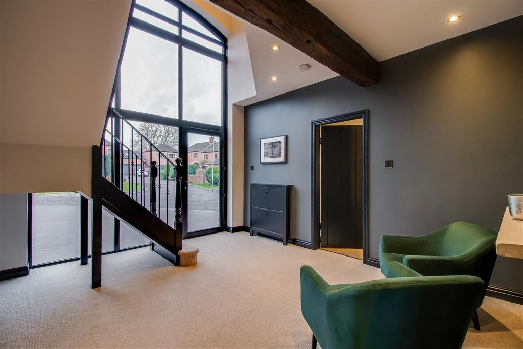 Property photo 3 of 21