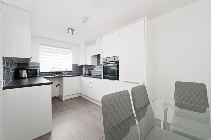 Property photo 3 of 19 Dining Kitchen