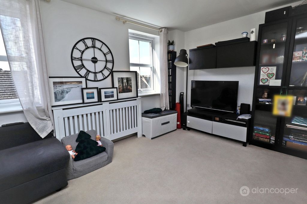 Property photo 3 of 19 4860565