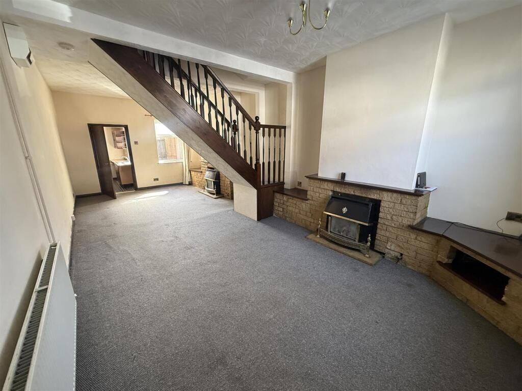 Property photo 2 of 22