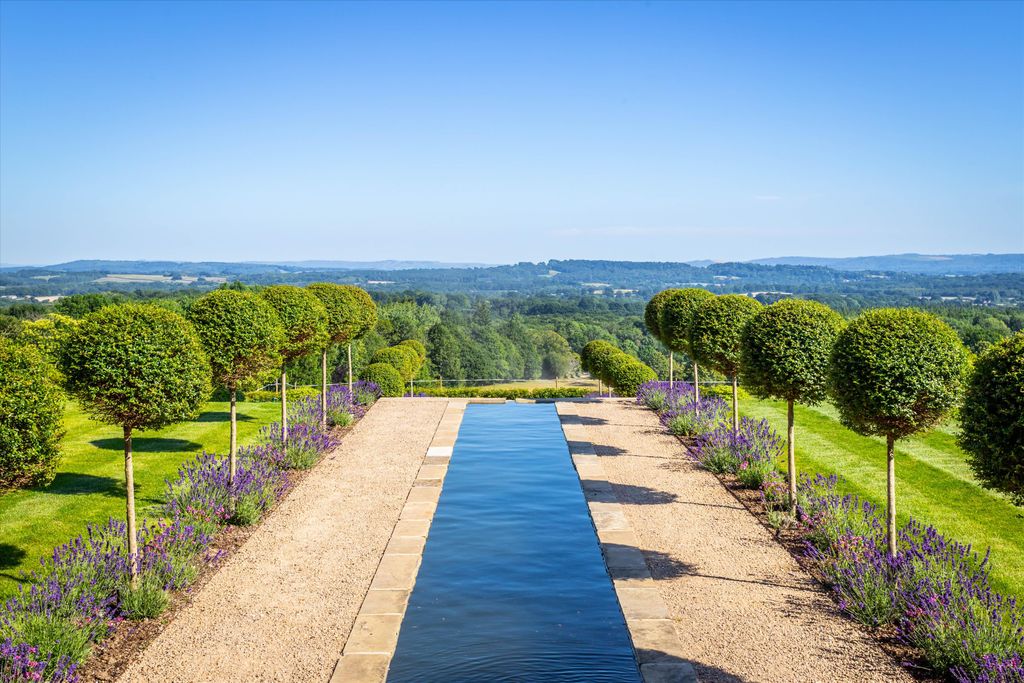 Property photo 3 of 28 Image