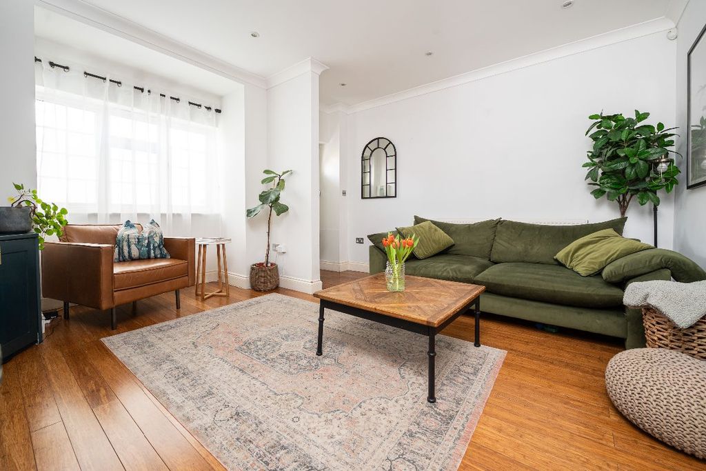 Property photo 2 of 20