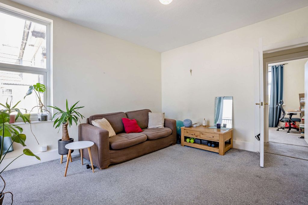 Property photo 3 of 22