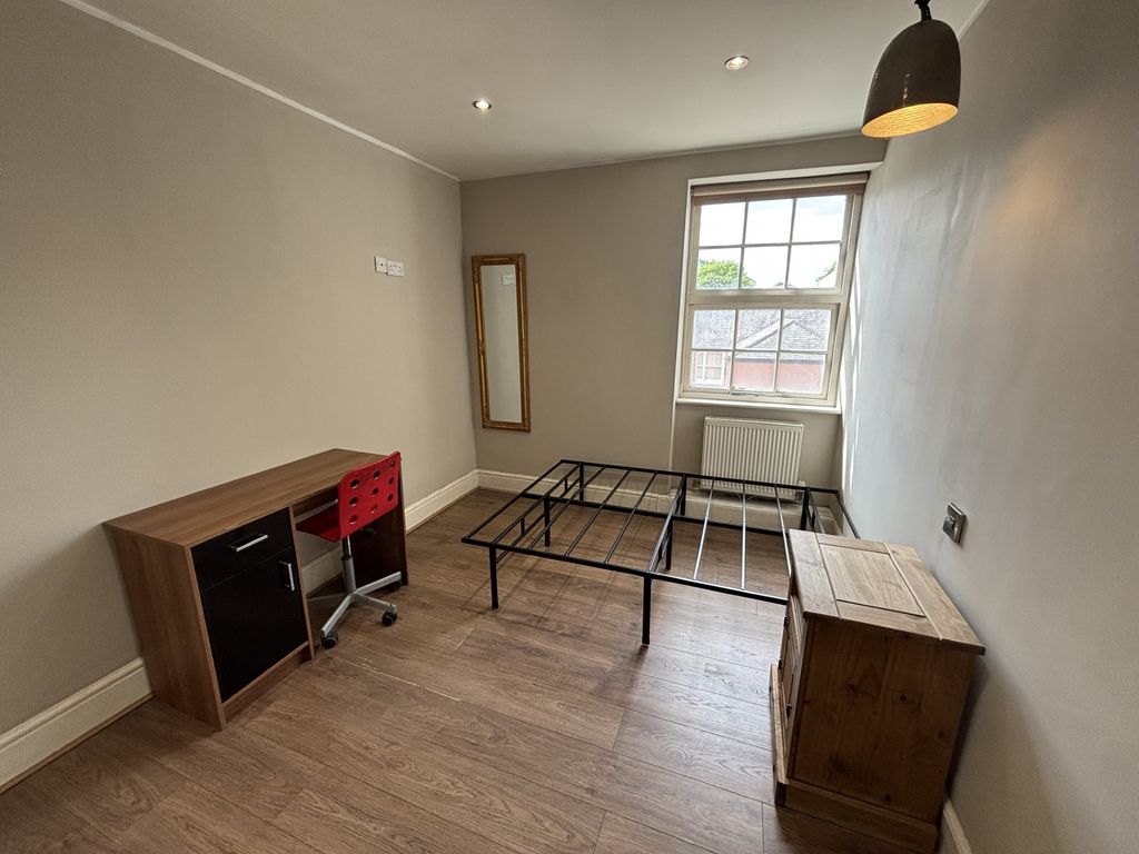 Property photo 2 of 3
