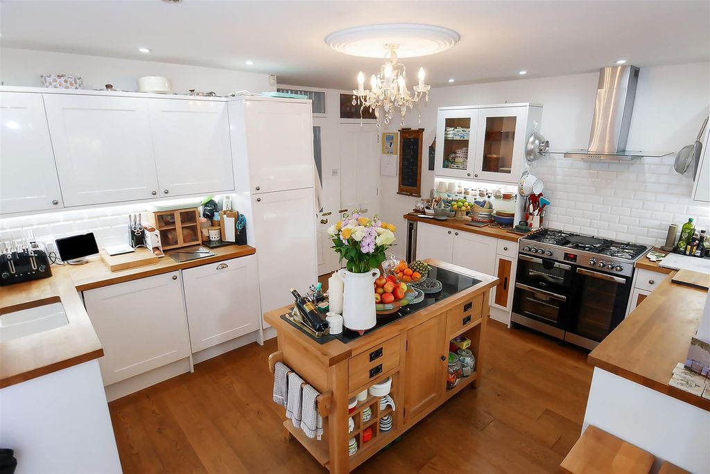 Additional image 6 of 5 bed terraced house for saleSouth Terrace, Littlehampton BN17