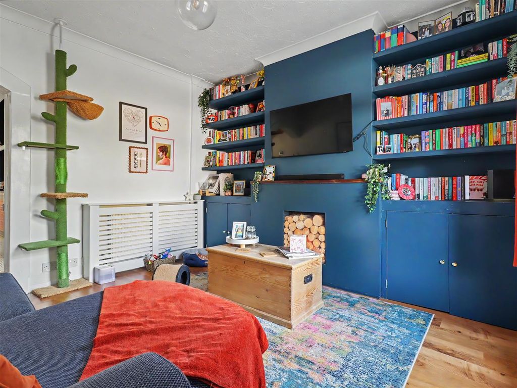 Property photo 1 of 14 Sitting Room