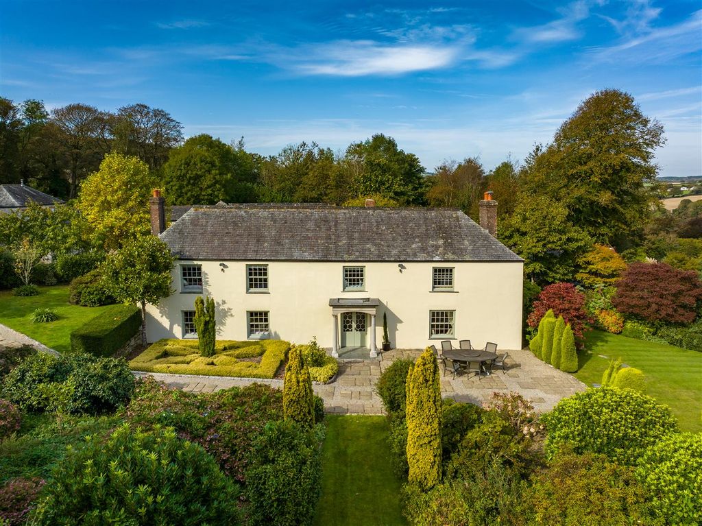 Property photo 1 of 28