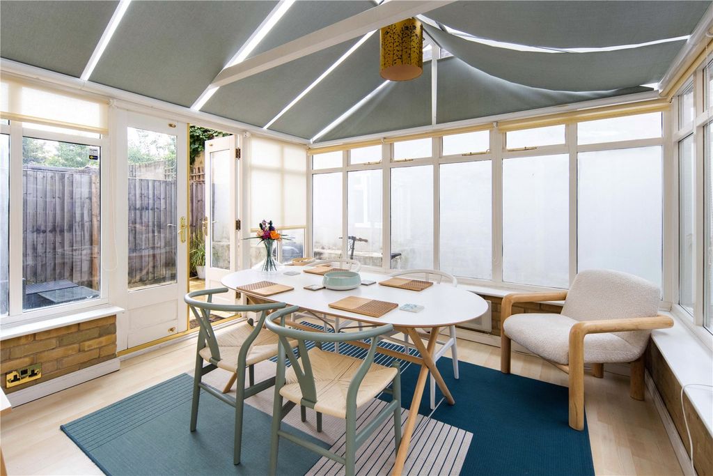Property photo 2 of 19 Dining Area