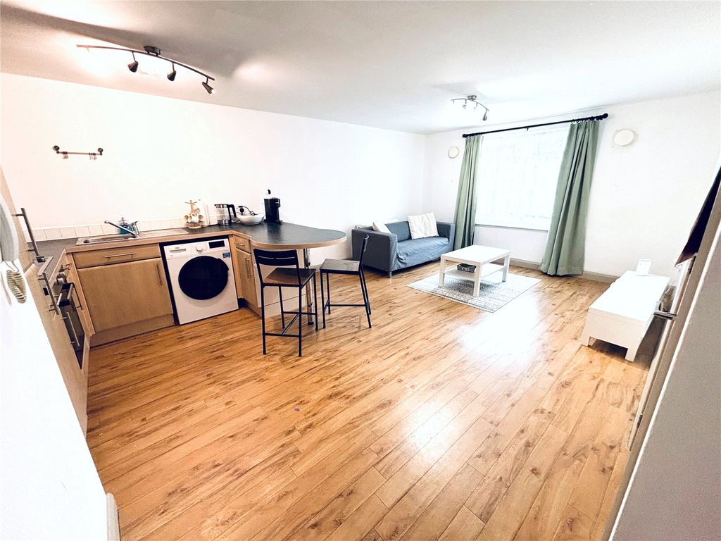 Property photo 2 of 11 Picture No. 02