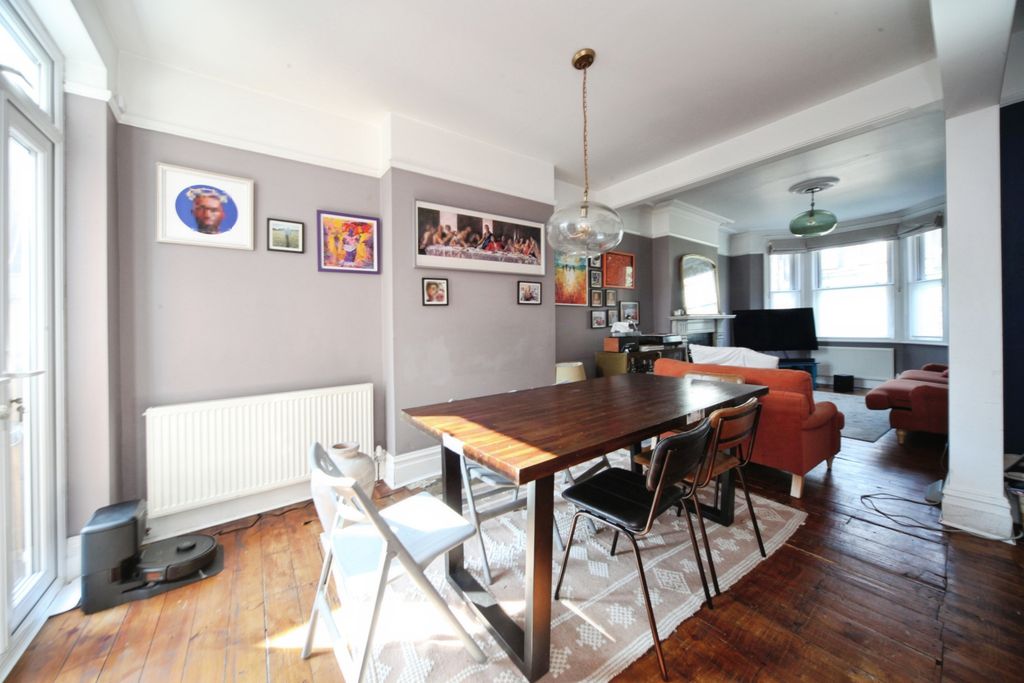 Property photo 3 of 19 Dining Area