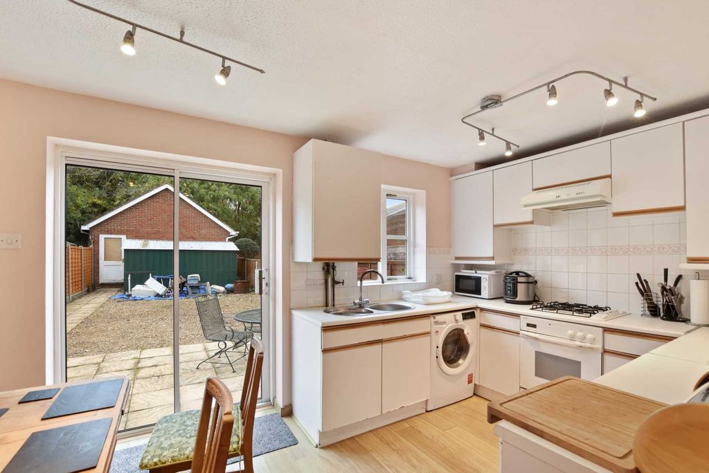 Property photo 3 of 12