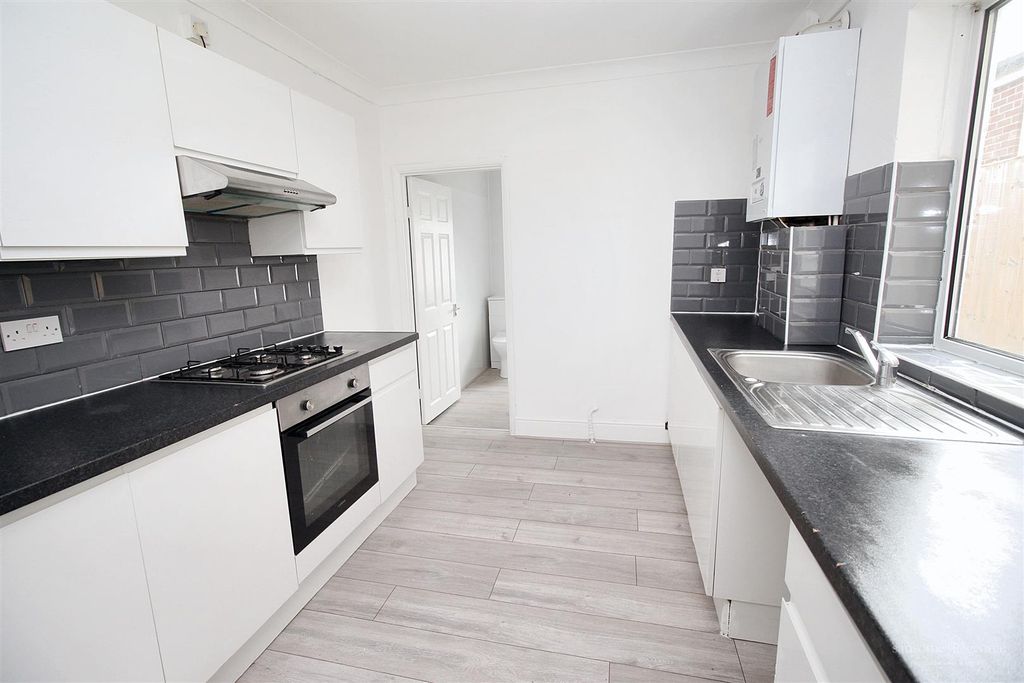 Property photo 2 of 15 Kitchen