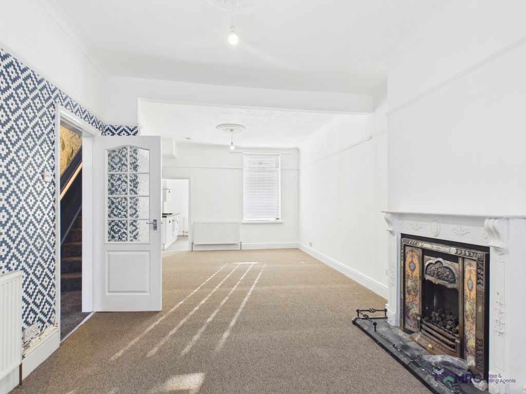 Property photo 1 of 17 2-Bedroom Terraced Property With Additional Loft Space To Rent