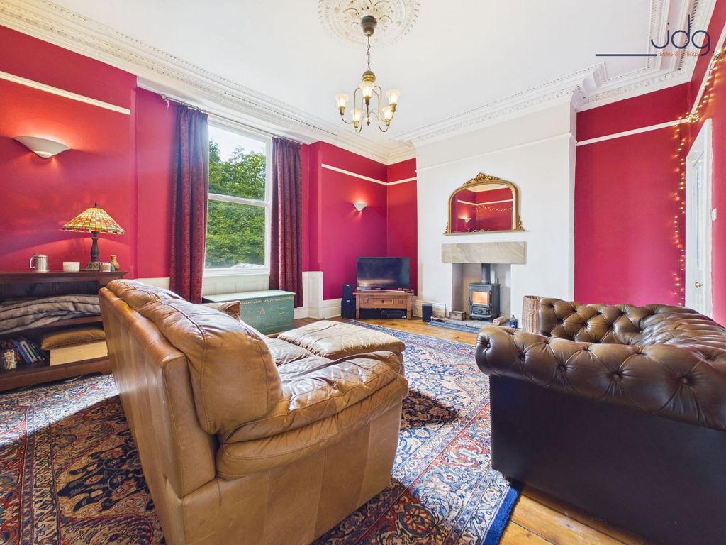 Property photo 2 of 21 Cosy Lounge On The First Floor