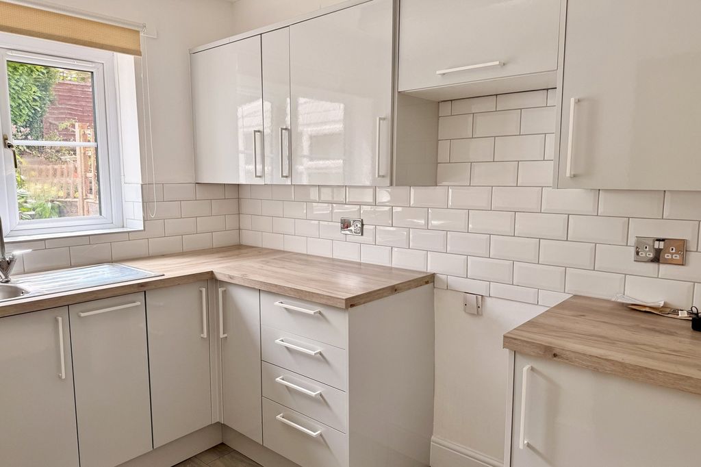Property photo 2 of 13 Kitchen