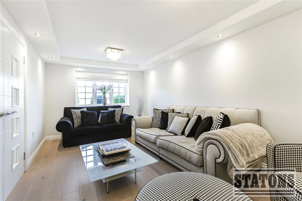 Property photo 2 of 24 Picture No. 34