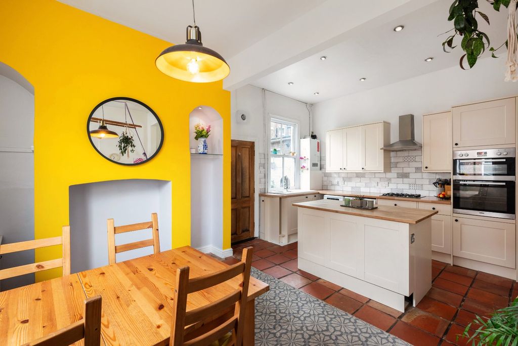 Property photo 3 of 14 Picture 3